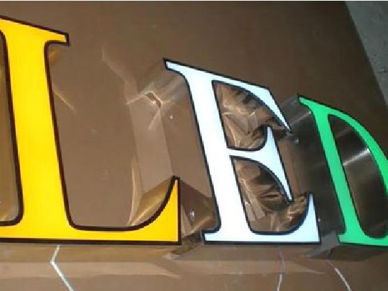 潢川介绍LED招牌的基础知识。