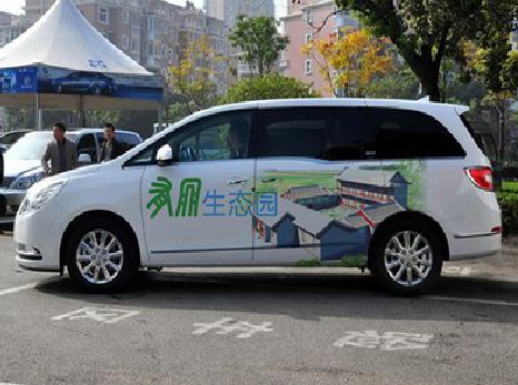 潢川户外车贴喷绘如何保持效果?